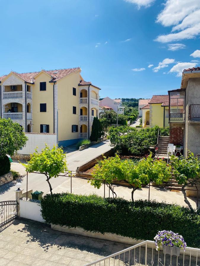 Karina Apartments Супетар Екстер'єр фото